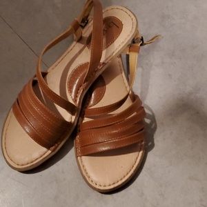 Born slingback strappy tan sandles